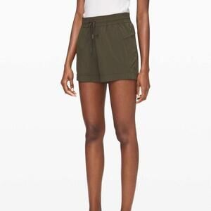 Lululemon Spring Break Away Short